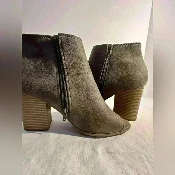 Suede Booties with Lace-up Design - Picture 5 of 9